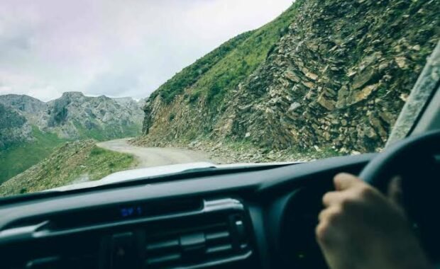How to Drive Safely on Hilly and Mountain Roads